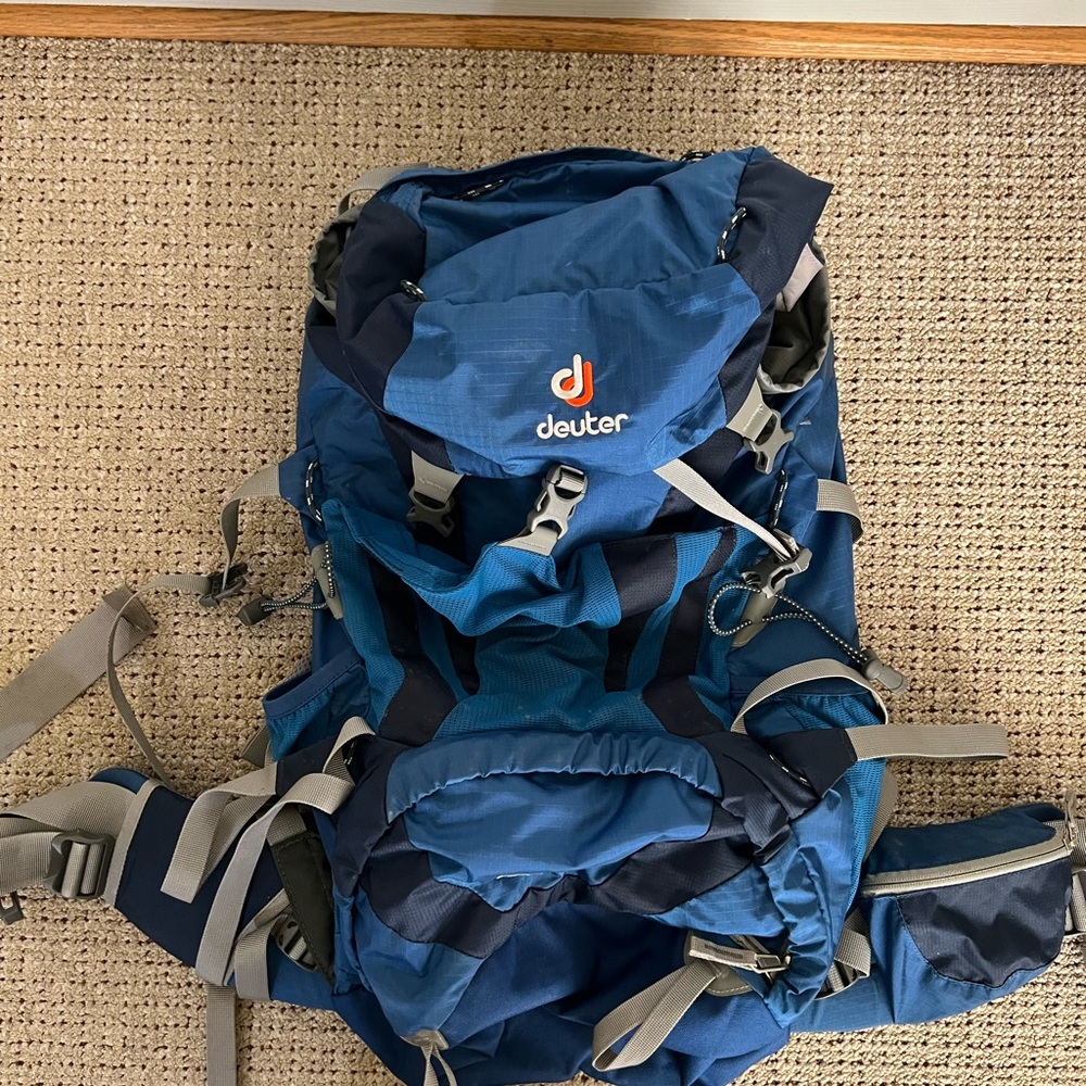 Deuter ACT Lite 35+10 SL